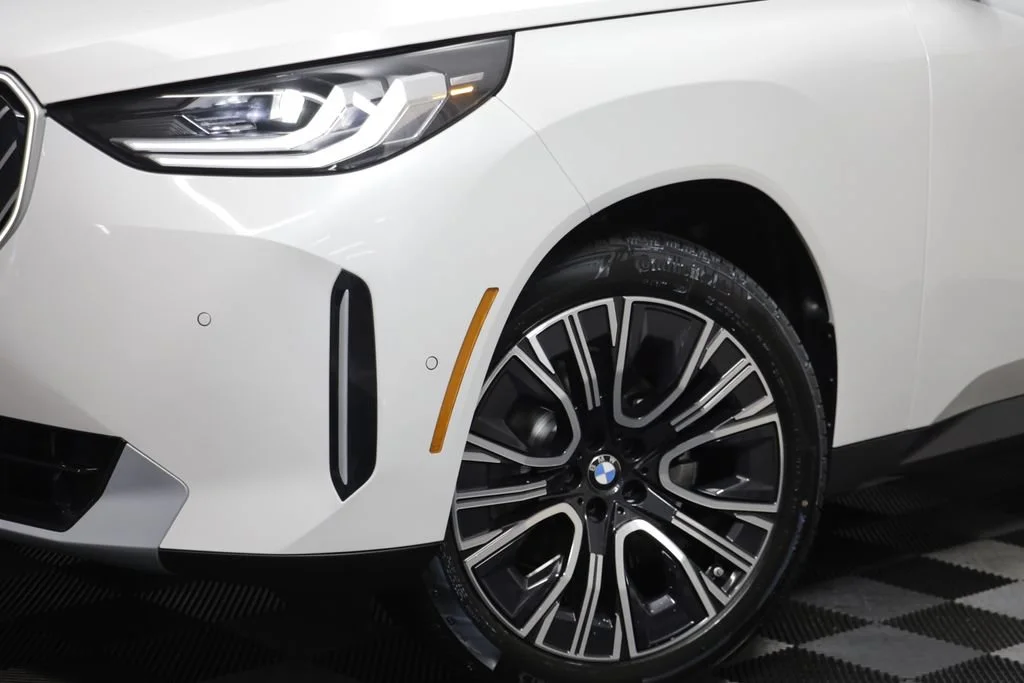 New 2026 MINERAL WHITE BMW 30 xDrive image 4