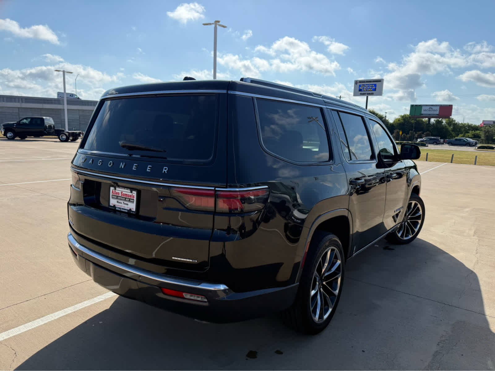 Certified Used 2022 Diamond Black Crystal Pearlcoat Jeep Series III image 6