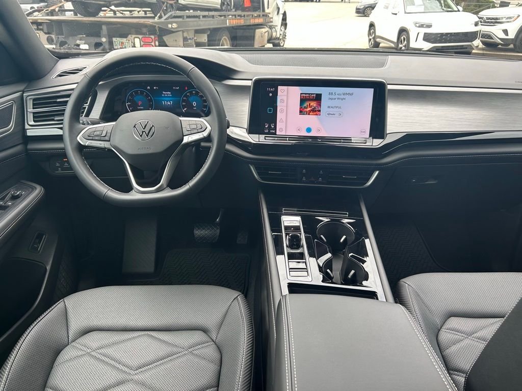 New 2026 White/off-white Volkswagen 2.0T SE w/Technology image 9