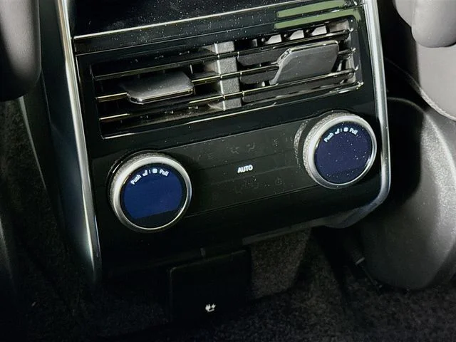 New 2026 Fuji White Land Rover SE image 27