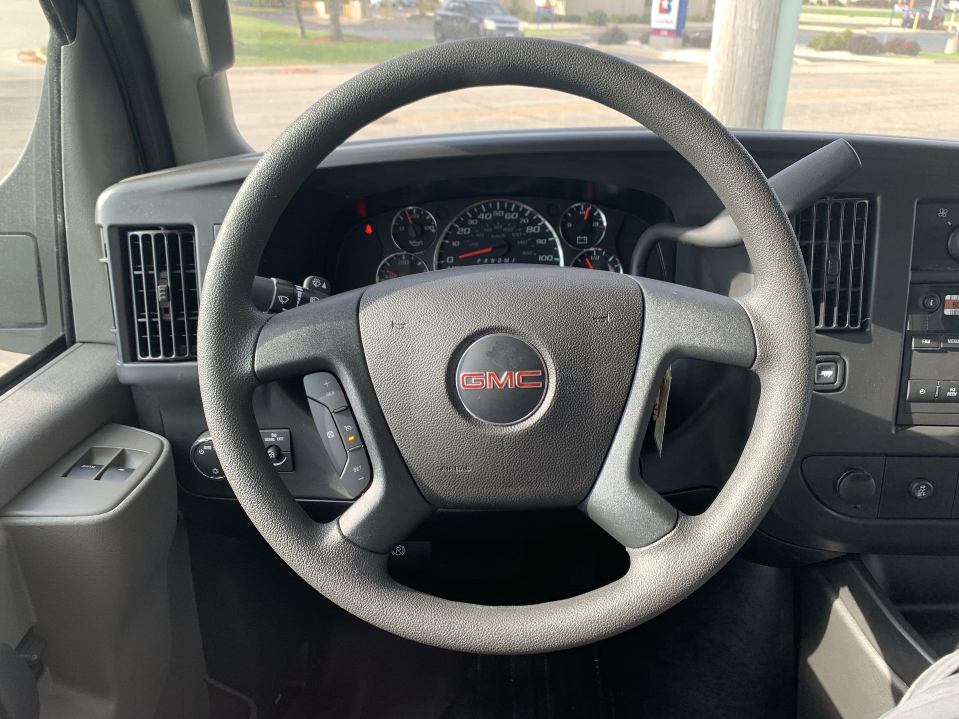 New 2025 Summit White GMC 1WT image 26