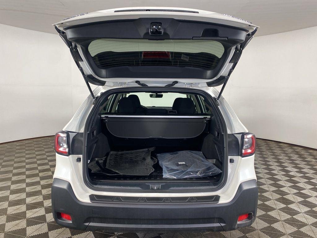 Used 2025 Crystal White Pearl Subaru Premium image 8