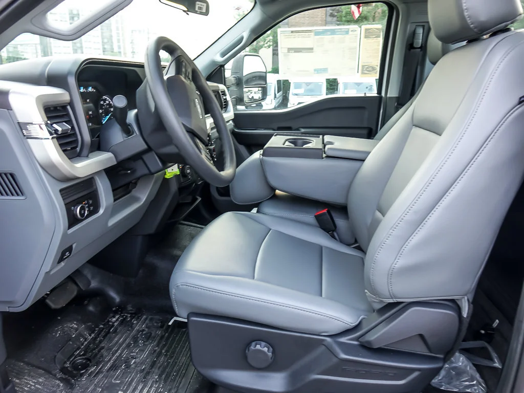 New 2026 Oxford White Ford XL image 11