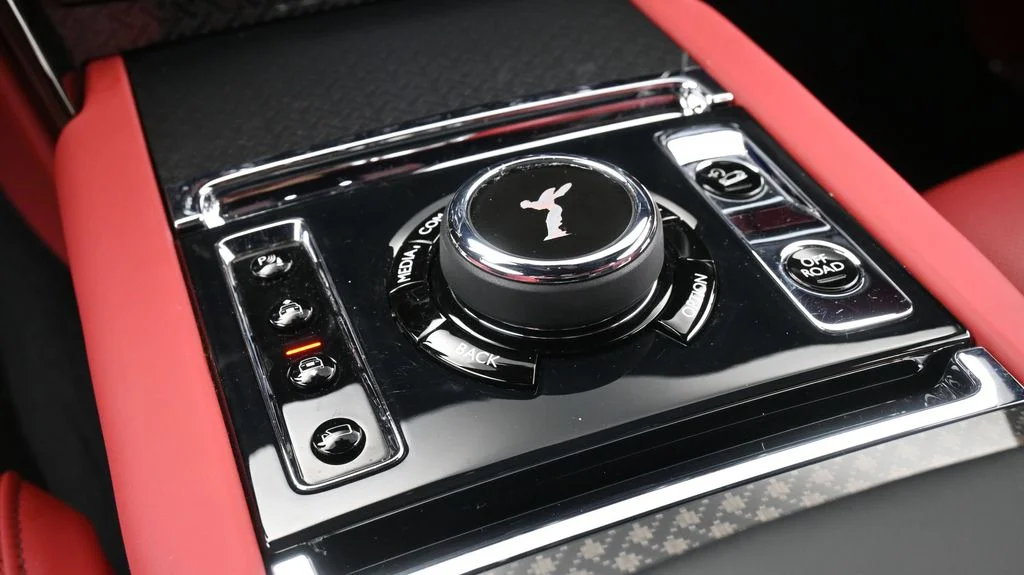 Certified Used 2019 Purple Rolls-Royce  image 19