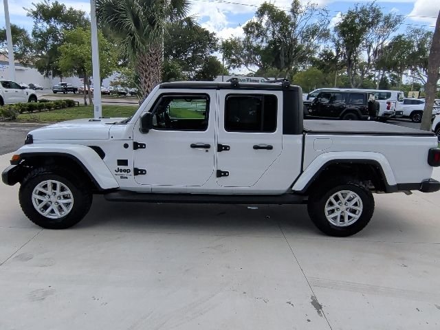 Certified Used 2023 Bright White Clearcoat Jeep Sport S image 10