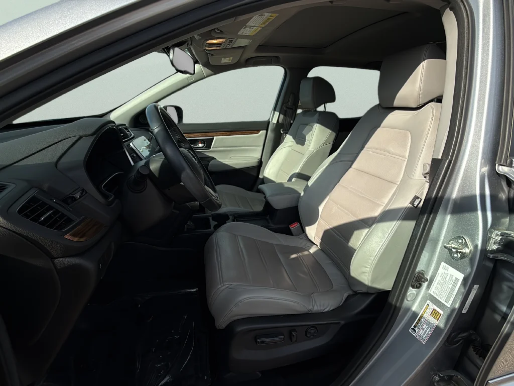 Used 2017 Silver Honda Touring image 25