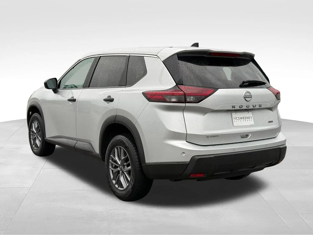 Used 2024 Silver Nissan S image 6