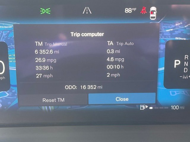 Used 2024 Silver Volvo Core Dark Theme image 20