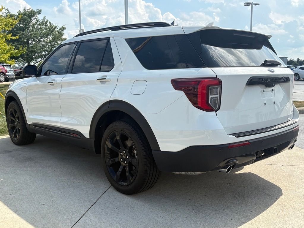 Used 2024 White Metallic Ford ST-Line image 5
