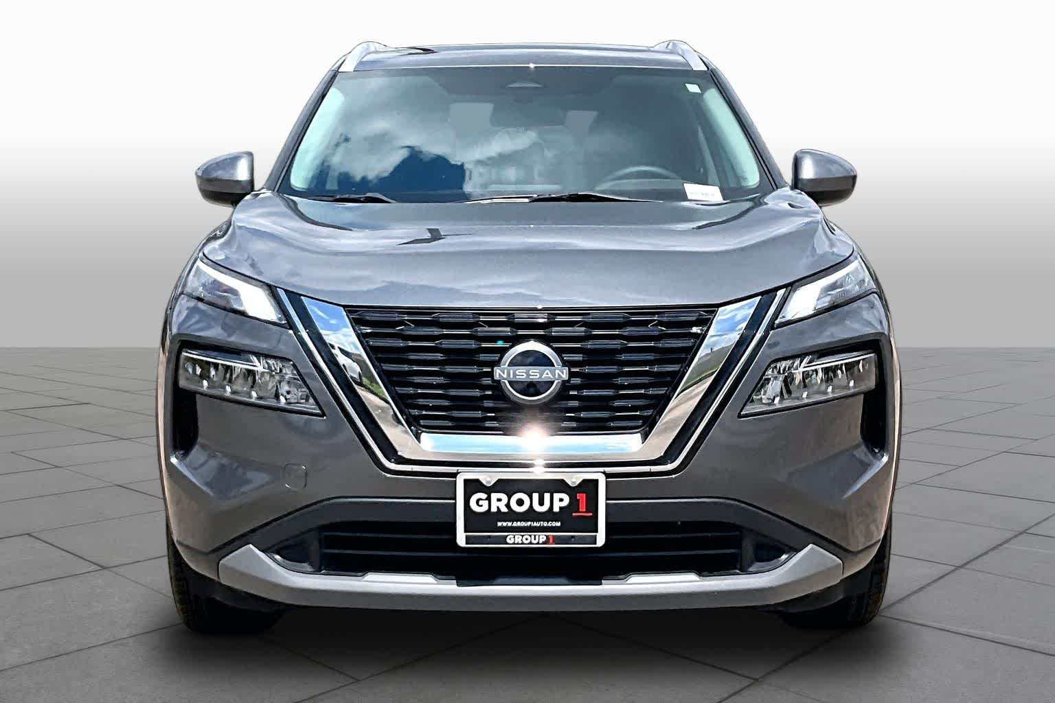 Certified Used 2023 Gun Metallic Nissan SV image 4