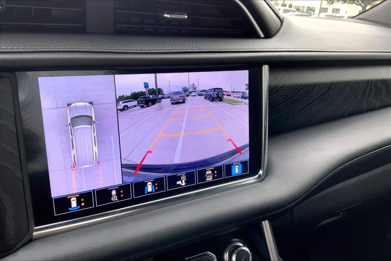 2021 GMC Yukon Denali - Photo 29