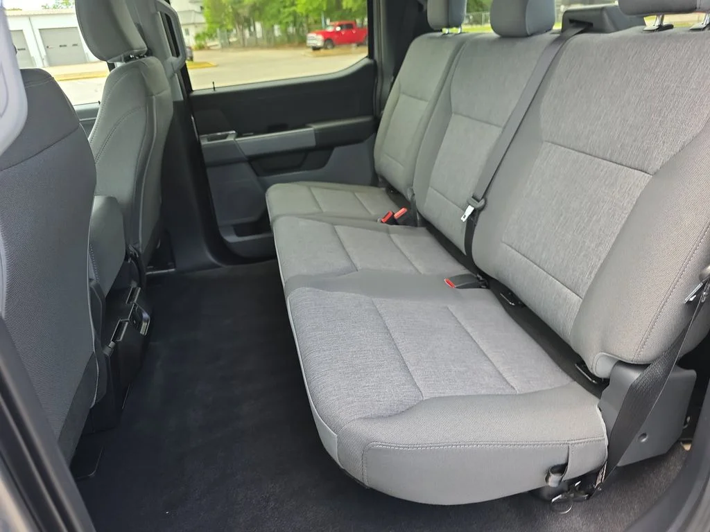 Used 2025 Silver Ford XLT image 30