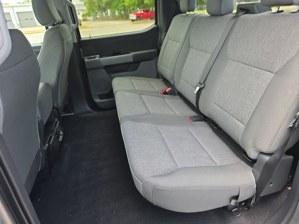 Used 2025 Silver Ford XLT image 30