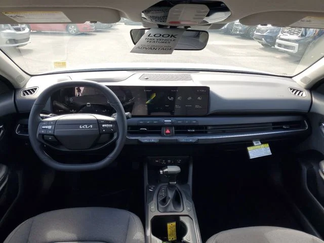 New 2025 Snow White Pearl Kia EX image 21