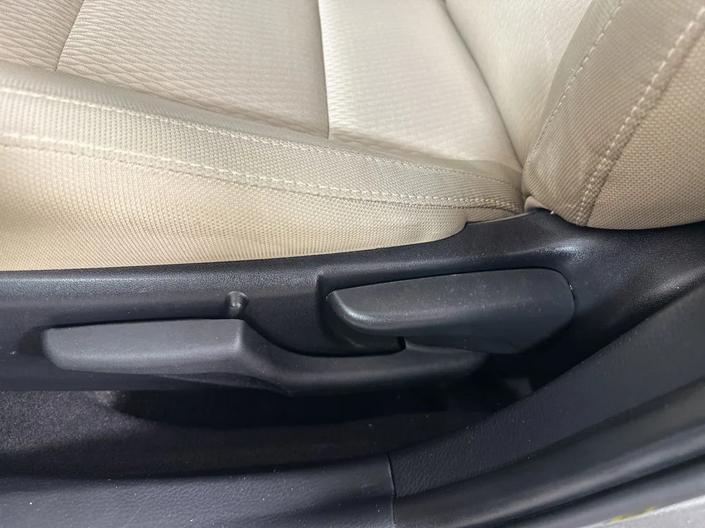Used 2015 Brown Toyota LE image 16