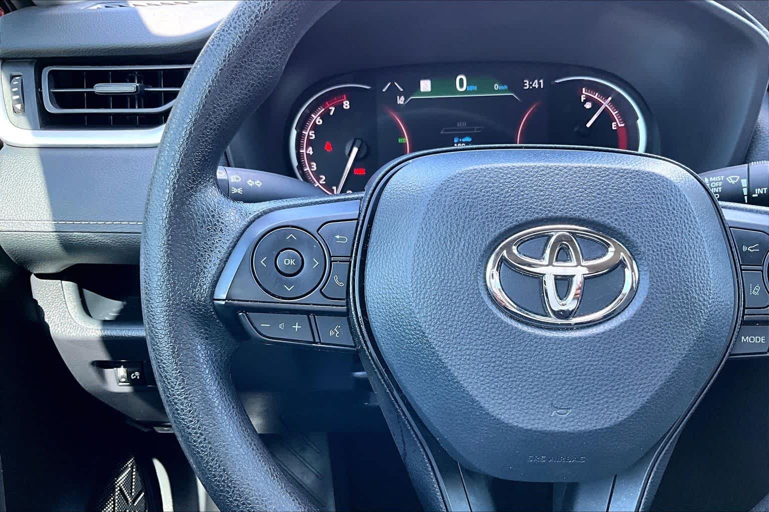 Used 2025 Ruby Flare Pearl Toyota XLE image 22