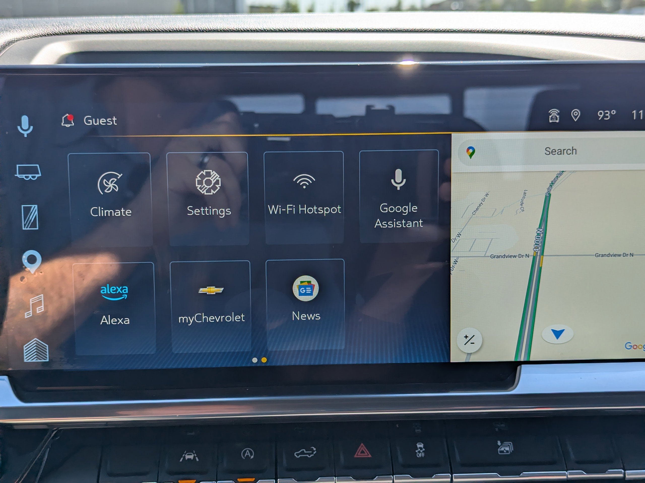 New 2025 Summit White Chevrolet LT image 21