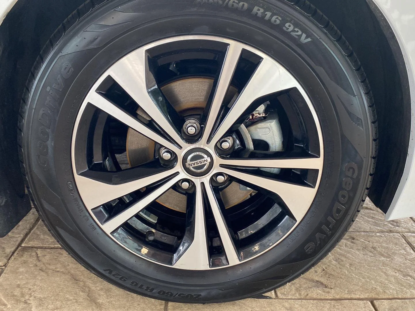 Used 2022 Fresh Powder Nissan SV image 13
