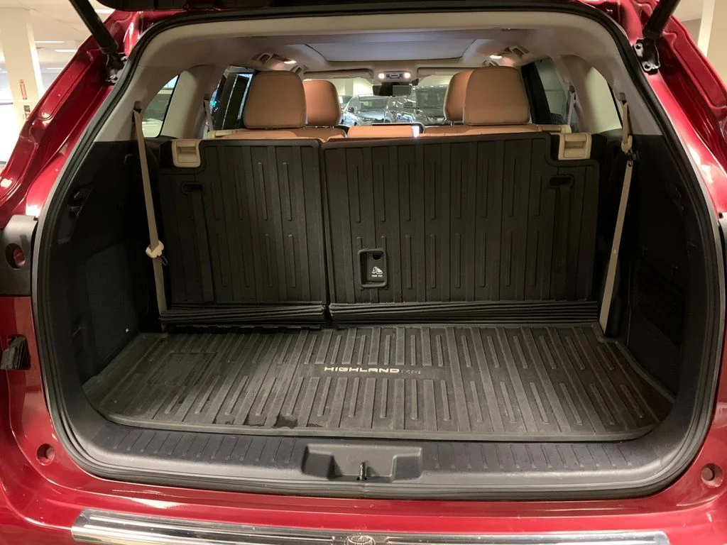 Used 2020 Red Toyota Platinum image 20