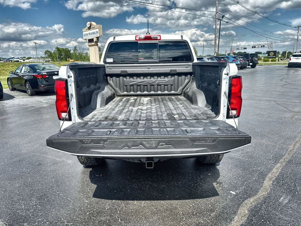 Used 2024 White Chevrolet ZR2 image 23