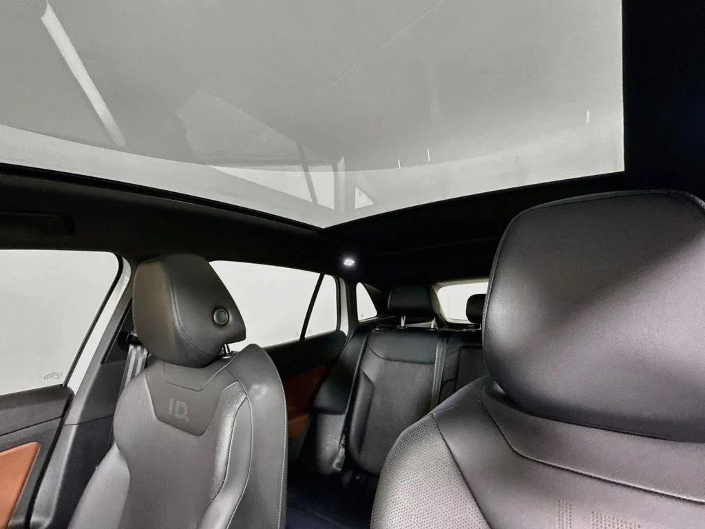 Used 2021 White Volkswagen Pro S image 22