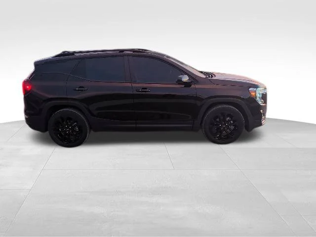Used 2022 Black GMC SLE image 2