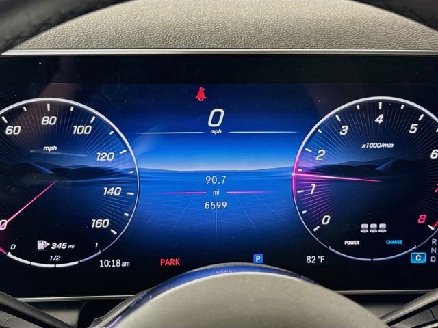 Used 2025  Mercedes-Benz GLC 300 image 12