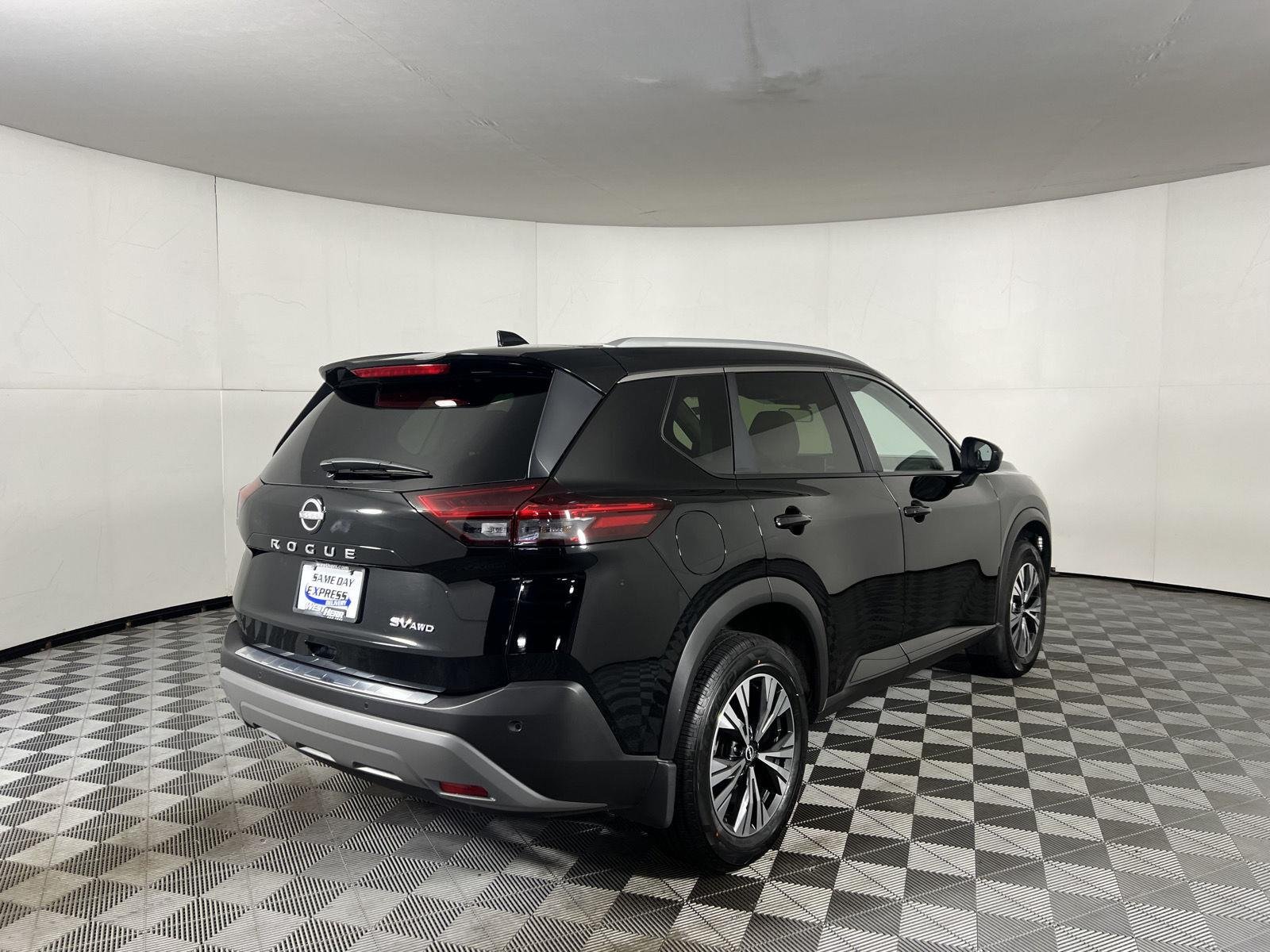 Used 2023 Super Black Nissan SV image 10