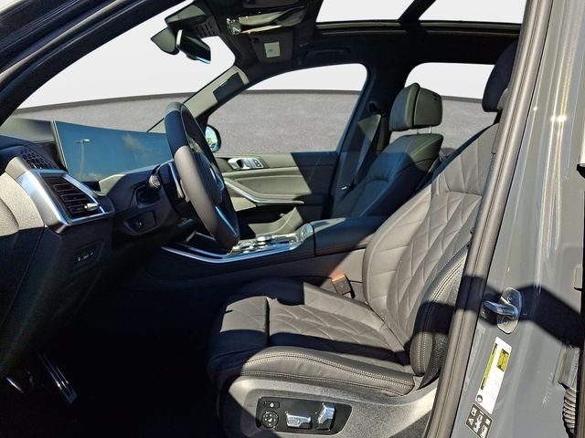 New 2026 Dravit Grey Metallic BMW xDrive40i image 11