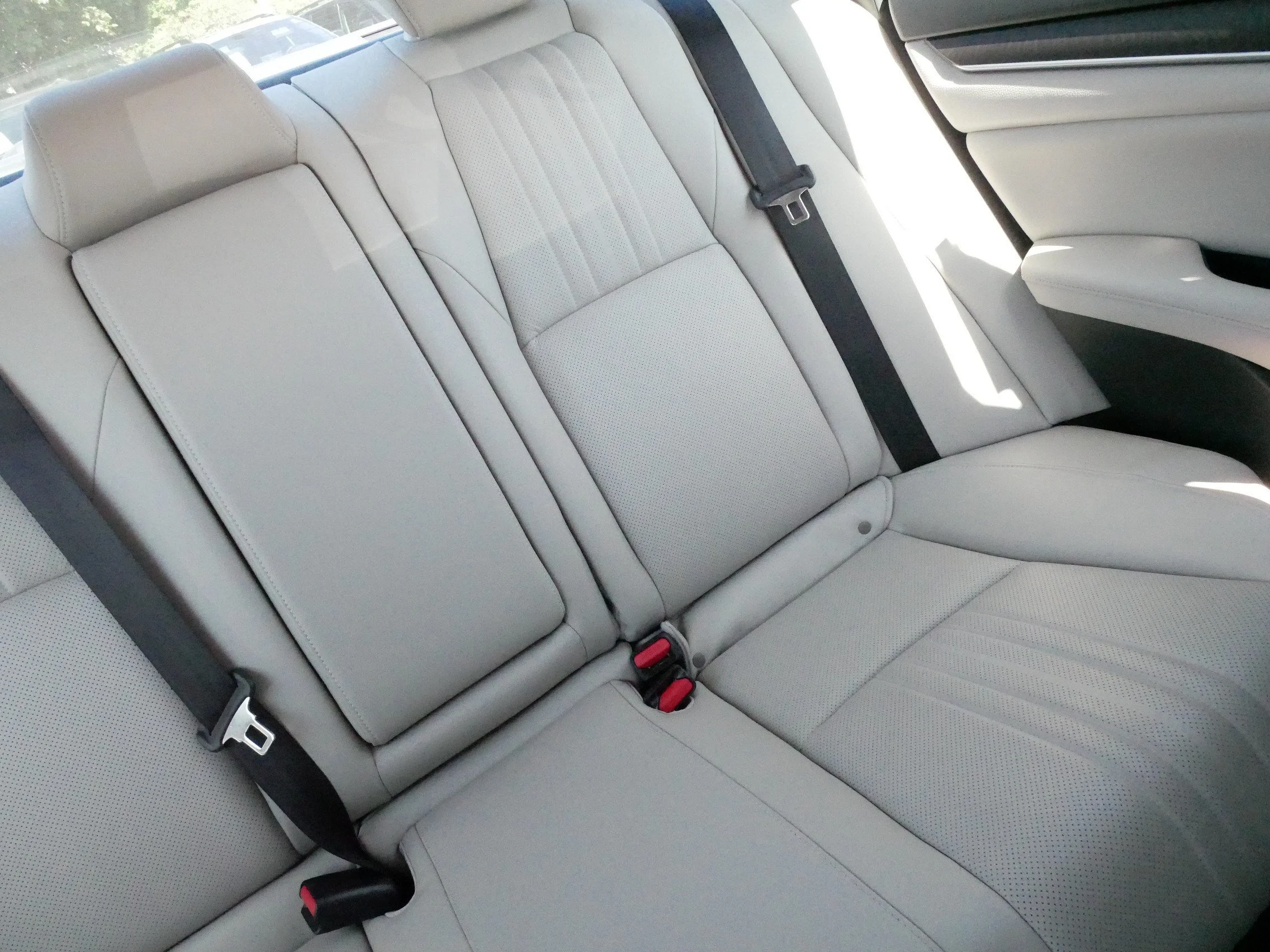 Used 2019 Platinum White Pearl Honda Touring image 14