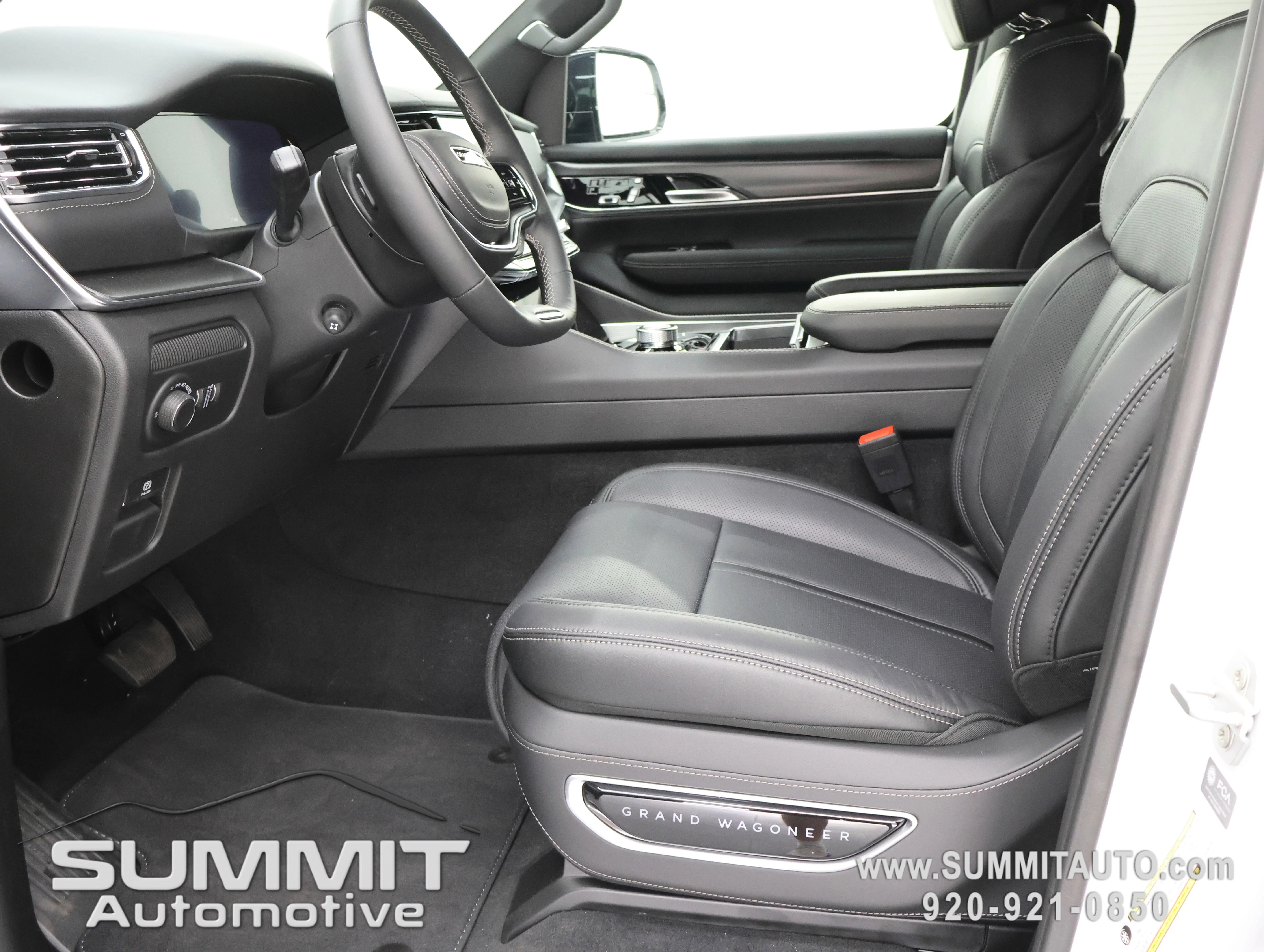 New 2026 Bright White Clear-Coat Exterior Paint Jeep Summit Obsidian image 7