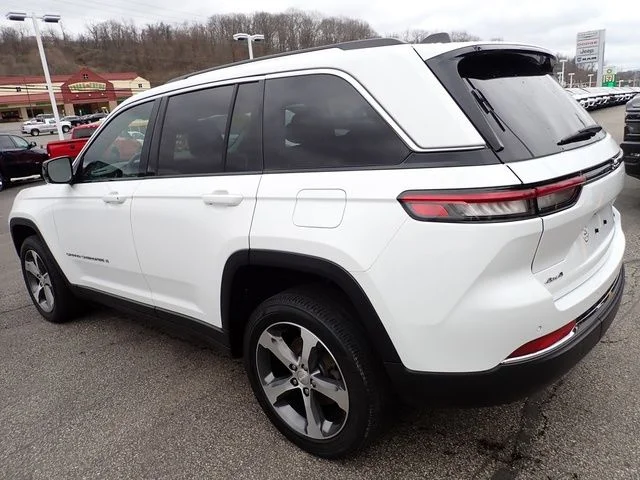 Used 2023 White Jeep Limited image 3