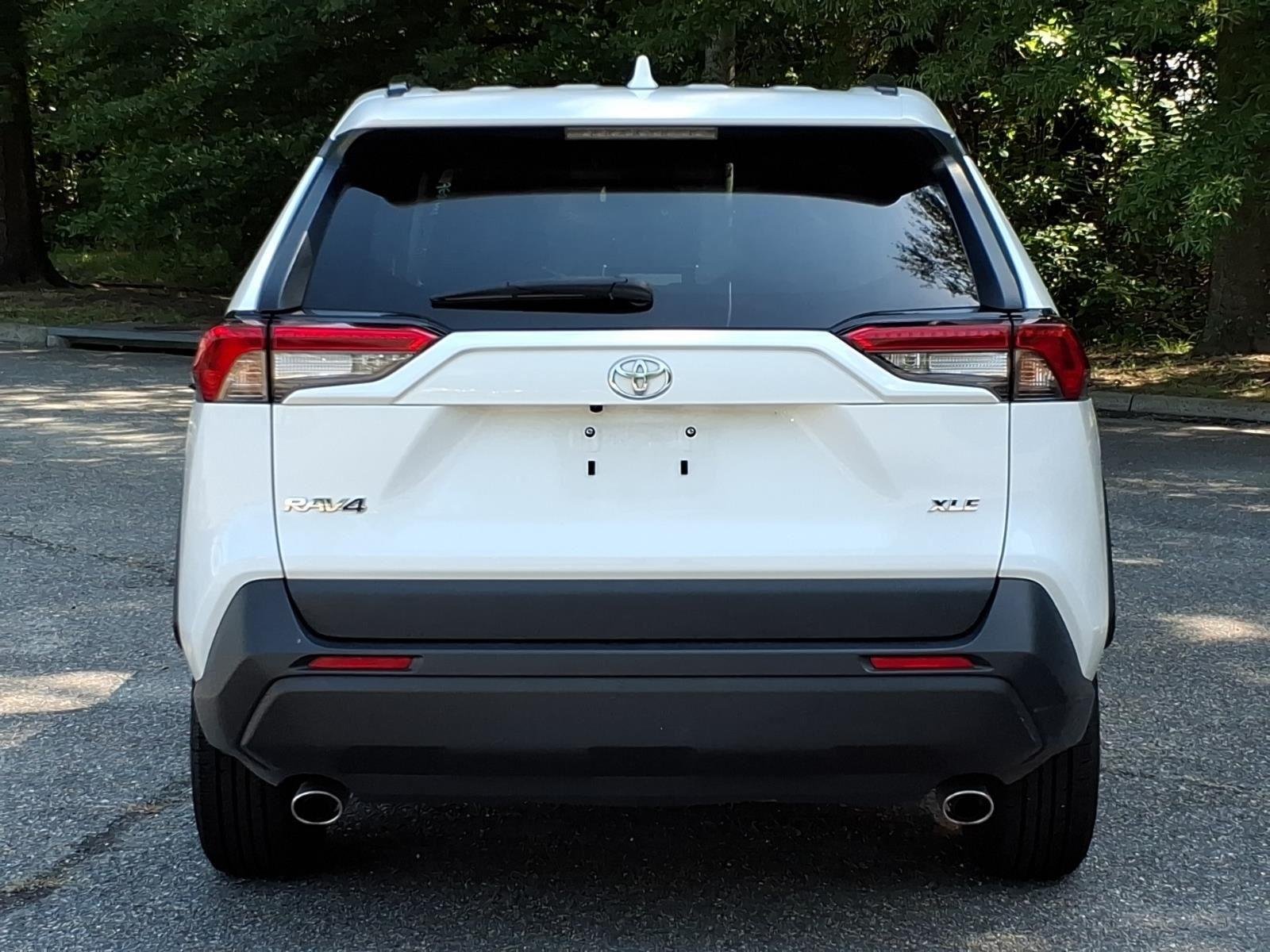 Used 2024  TOYOTA  image 13