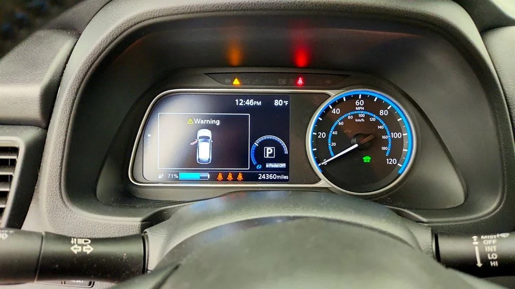 Used 2023 Brilliant Silver Metallic Nissan SV PLUS Hatchback w/ 212-Mile Range & ProPILOT Assist image 14