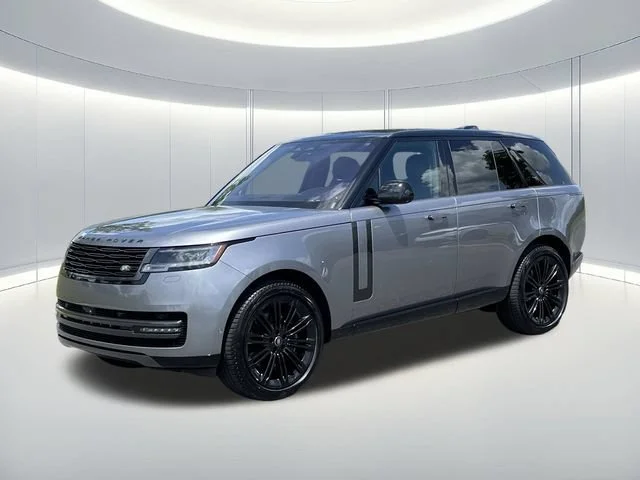 Used 2023 Eiger Gray Metallic Land Rover SE image 1