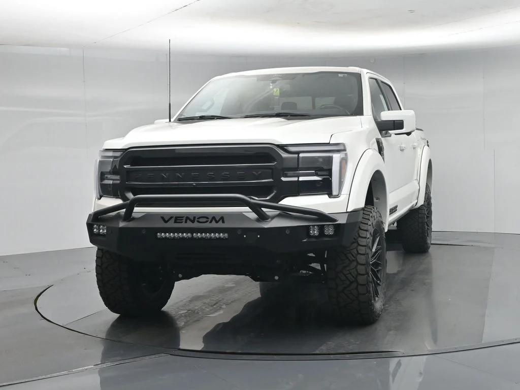 New 2026 Star White Metallic Tri-Coat Ford Lariat image 59