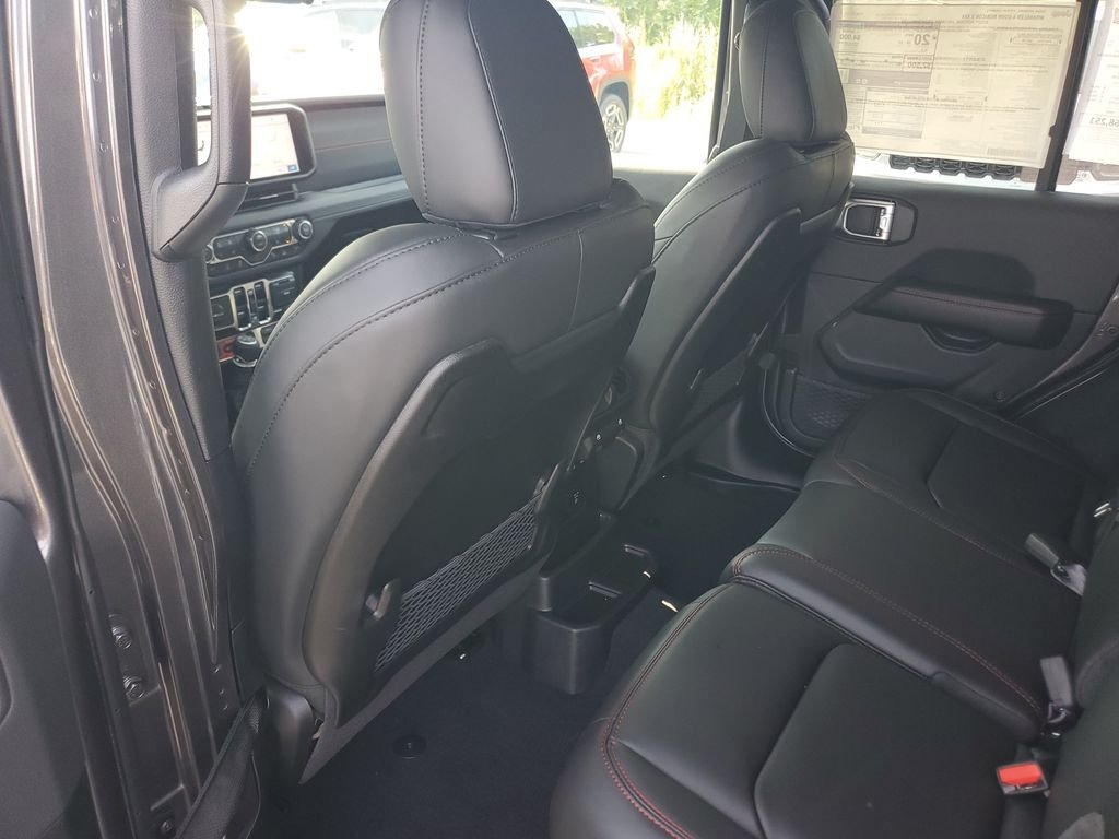 New 2026 Granite Crystal Metallic Clearcoat Jeep Rubicon X image 13
