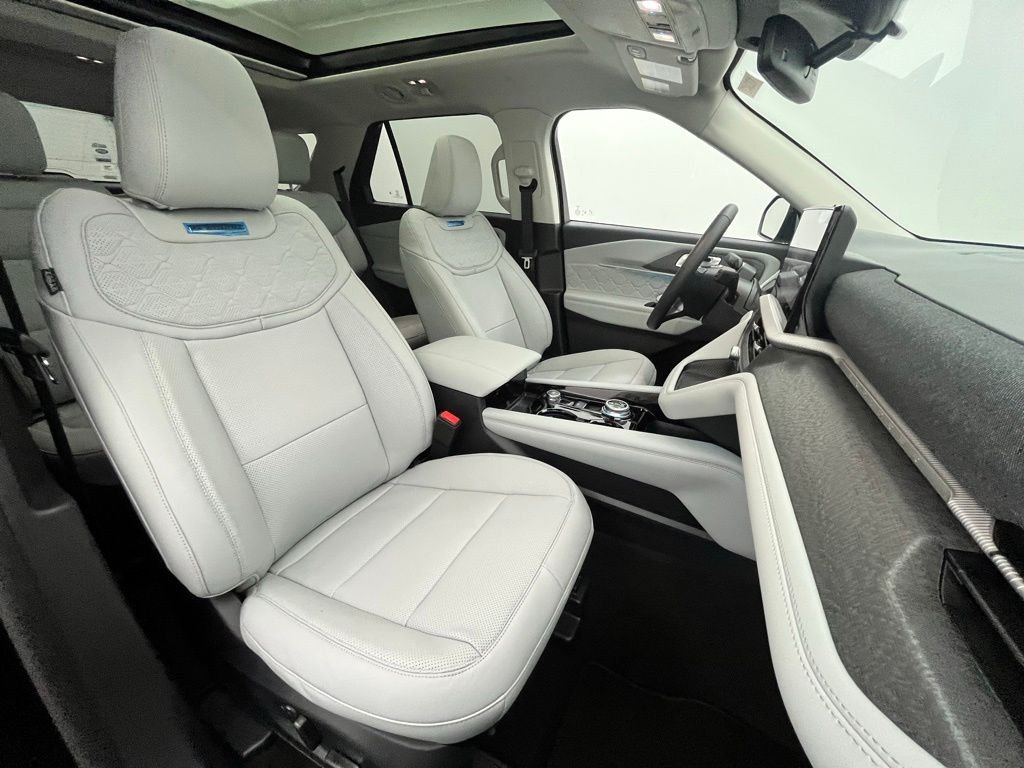 New 2026 Black Ford Platinum image 36