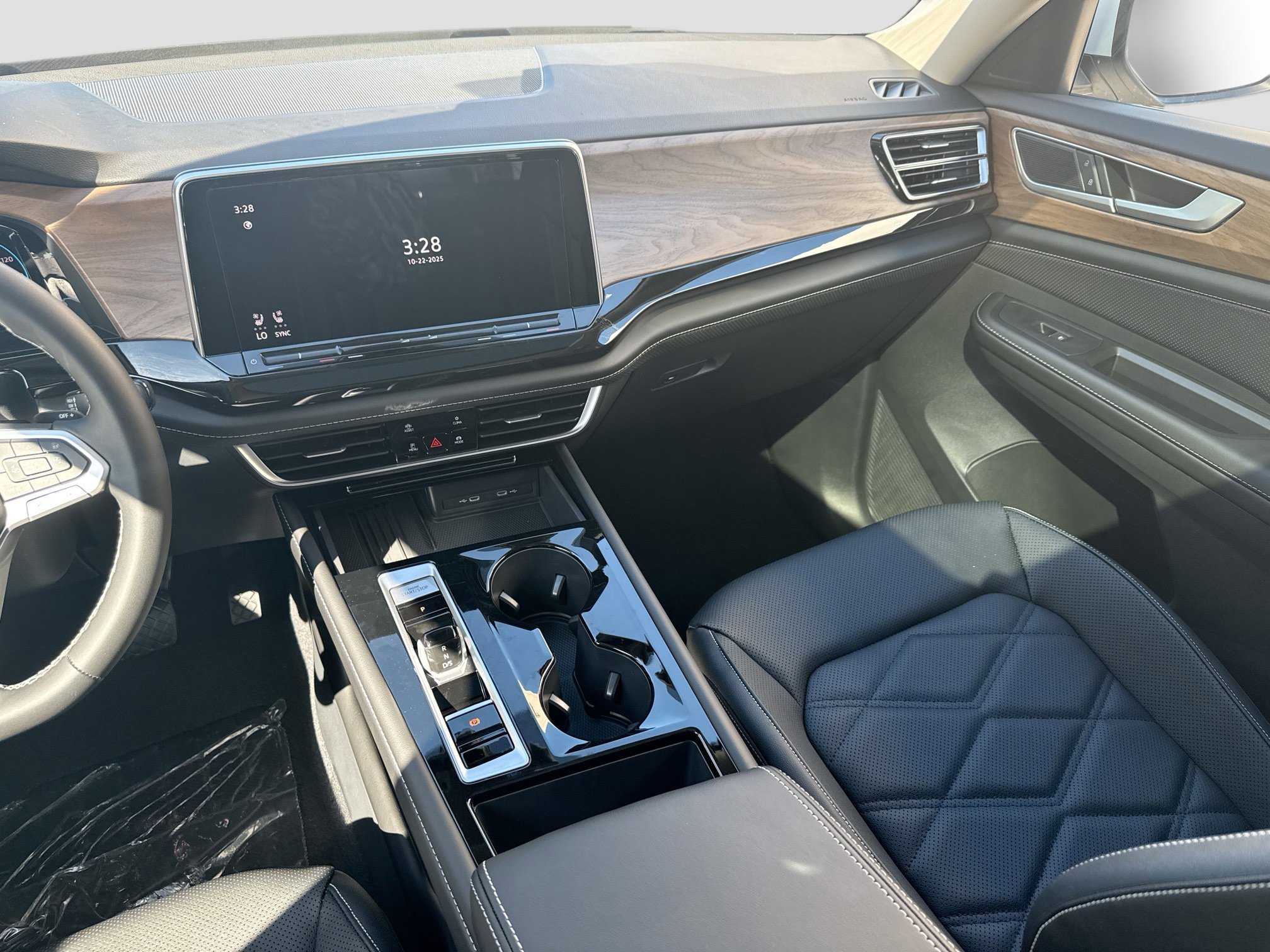 2026 Volkswagen Atlas SE w/Tech - Photo 19
