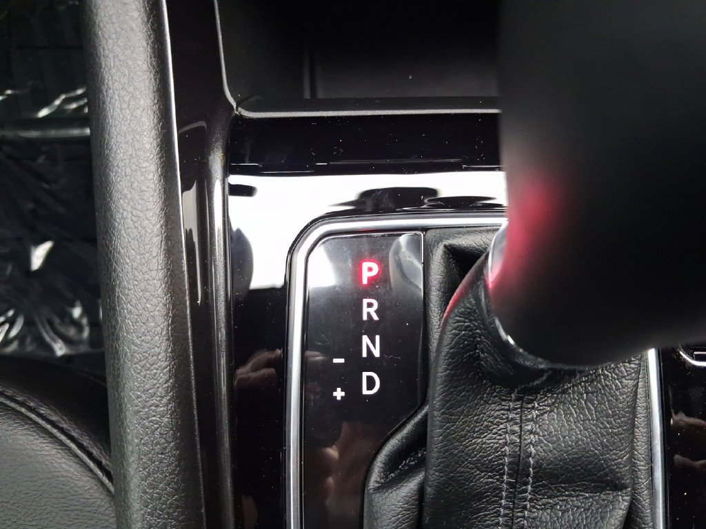 New 2026 Black Jeep Latitude image 21