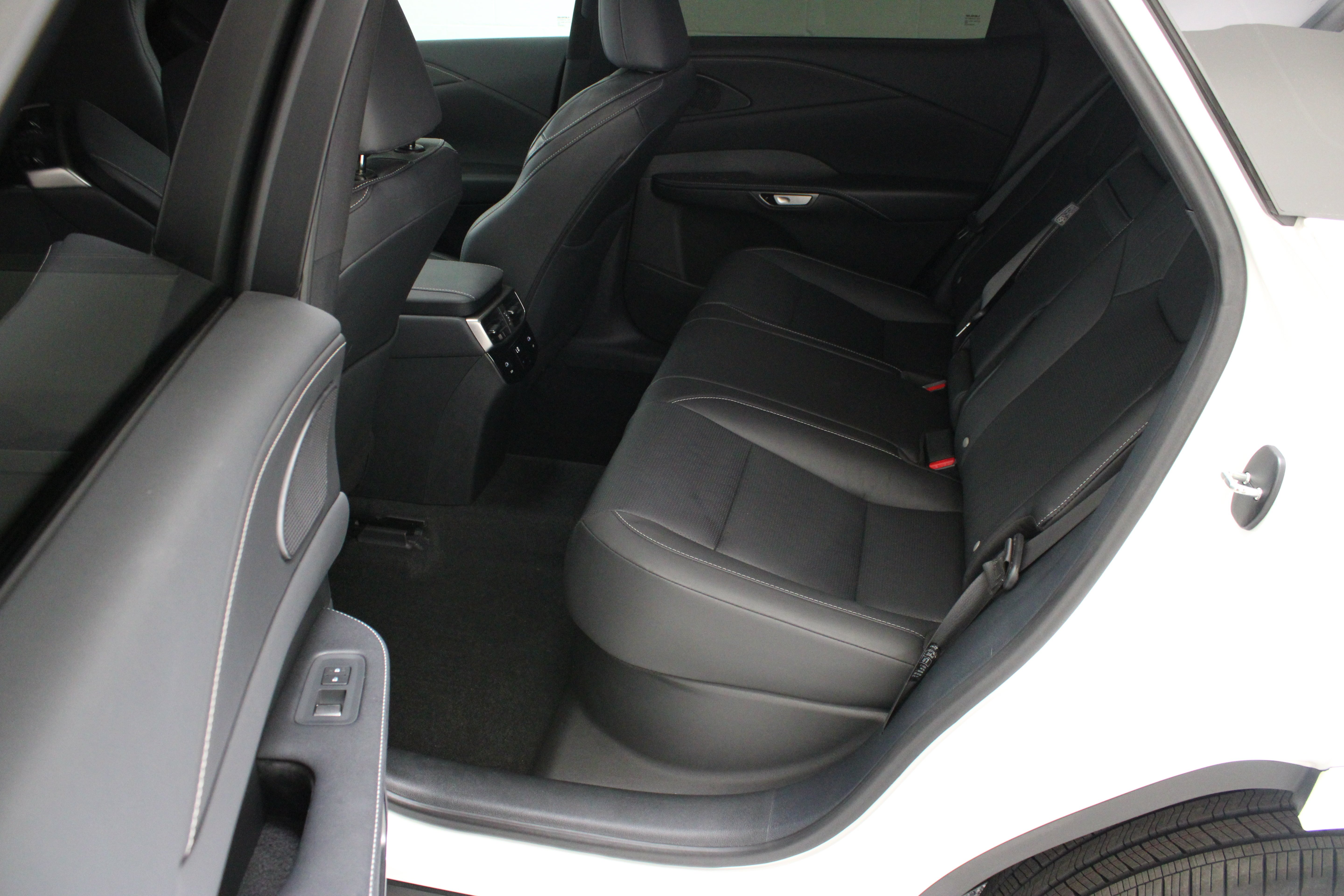 Used 2024 White Lexus RX 350 Premium Plus image 28