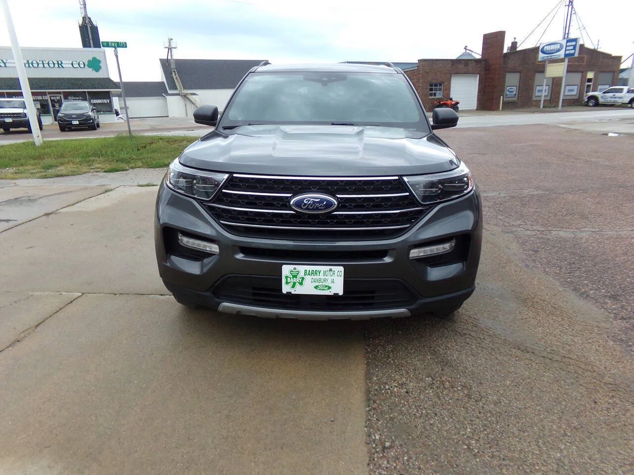 Used 2020 Gray Ford XLT AWD 4dr SUV image 2