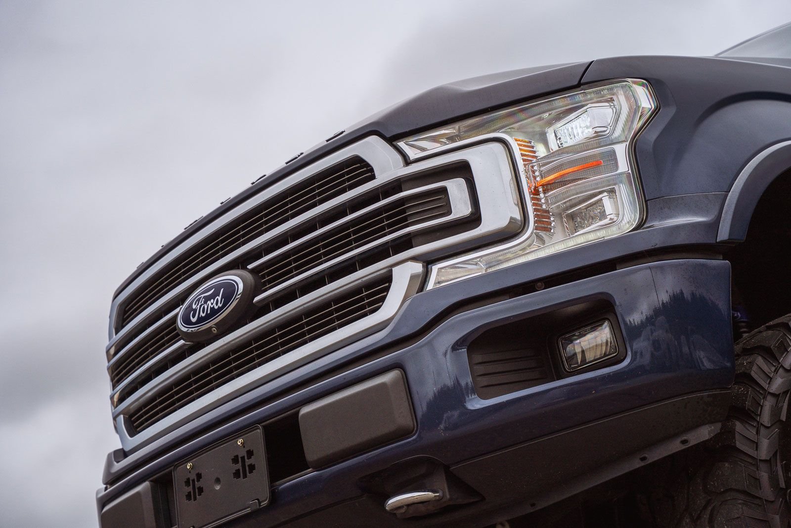 Used 2018 Blue Ford Limited image 17