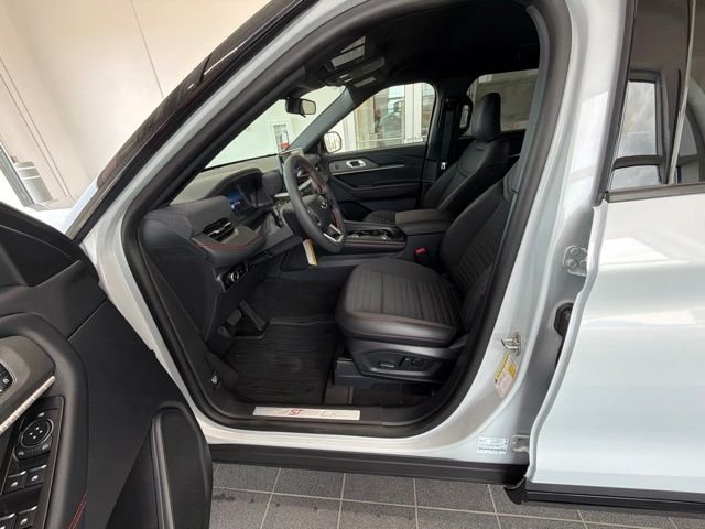 New 2026 Space White Metallic Ford ST-Line image 14