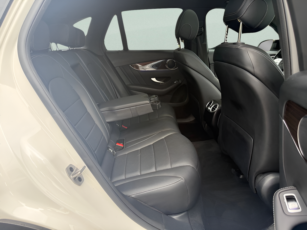 Used 2022 White Mercedes-Benz GLC 300 image 12