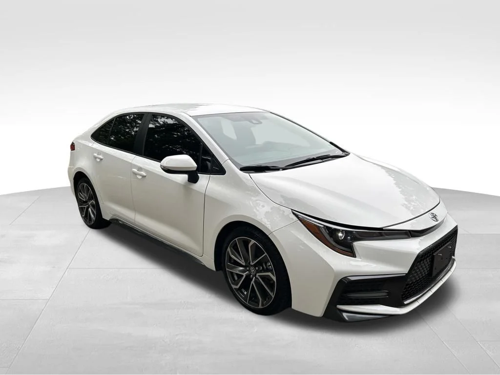Used 2022 White Toyota SE image 8