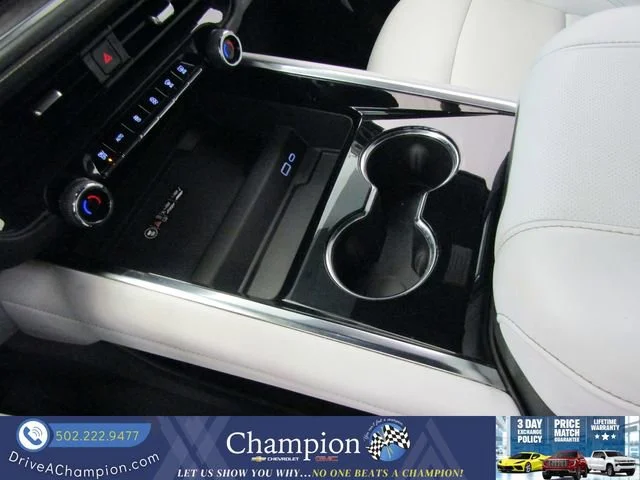 Used 2025 Iridescent Pearl Tricoat Chevrolet Premier image 43
