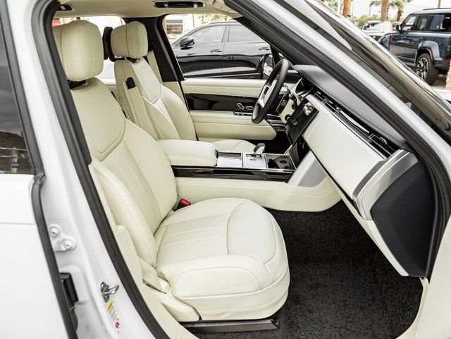 New 2026 Fuji White Land Rover SE image 27