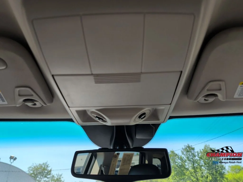 Used 2014 White Dodge R/T image 25