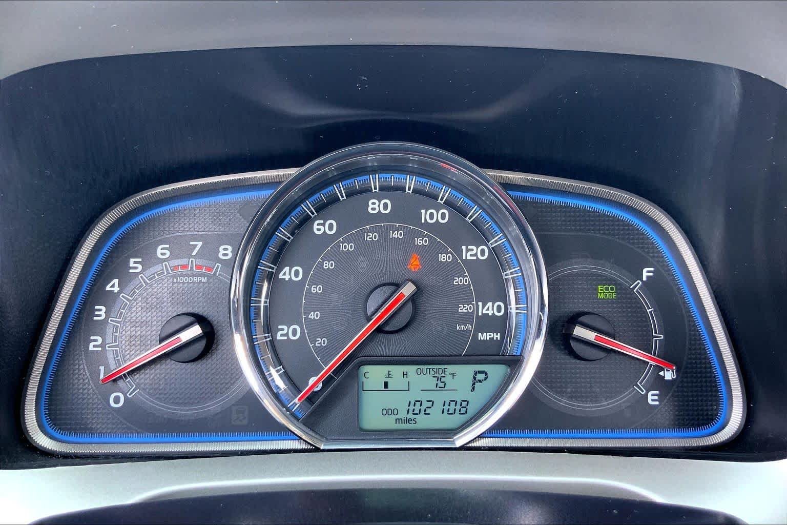 Used 2015 Classic Silver Metallic Toyota Limited image 25